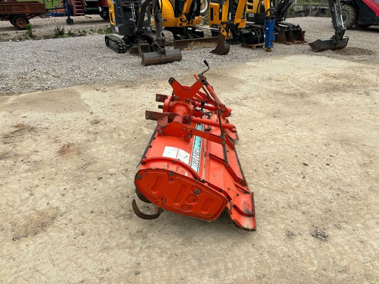 Kubota R 15 N - محراث الدوار: صورة 3 Kubota R 15 N - محراث الدوار: صورة 3