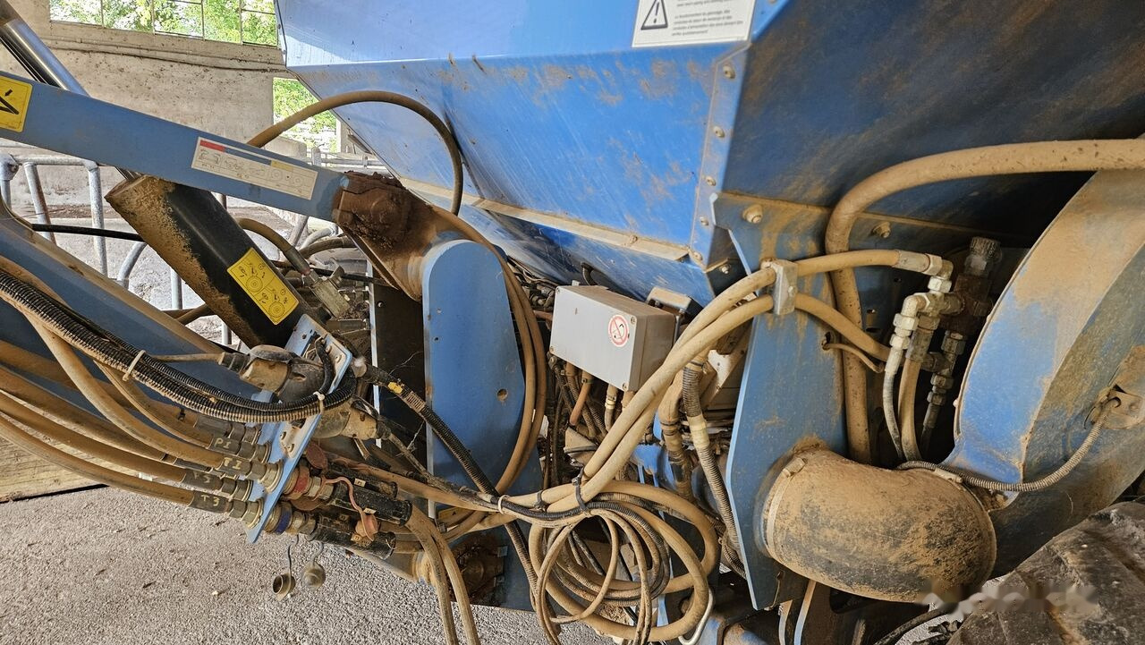 Lemken SOLITAIR 9/500 KA-DS 150 + HELIODOR 9/500 - آلة البذر: صورة 4 Lemken SOLITAIR 9/500 KA-DS 150 + HELIODOR 9/500 - آلة البذر: صورة 4