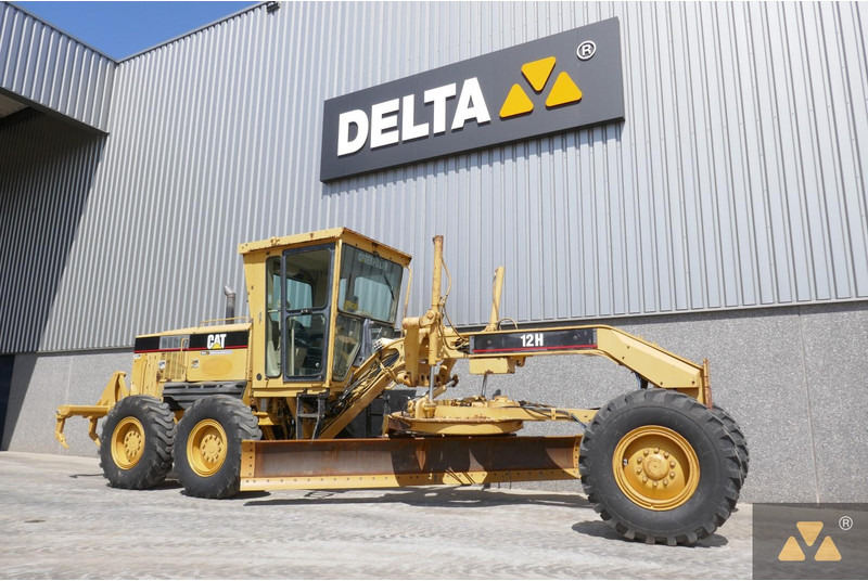 Caterpillar 12H - ماكينة تسوية: صورة 3 Caterpillar 12H - ماكينة تسوية: صورة 3