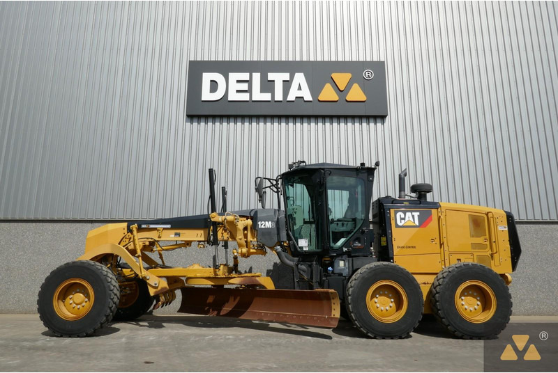 Caterpillar 12M3 - ماكينة تسوية: صورة 1 Caterpillar 12M3 - ماكينة تسوية: صورة 1