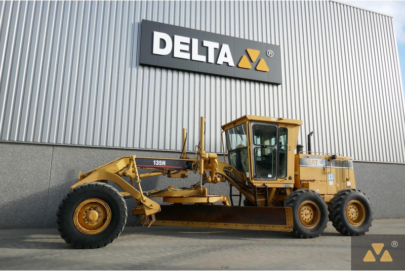 Caterpillar 135H - ماكينة تسوية: صورة 4 Caterpillar 135H - ماكينة تسوية: صورة 4