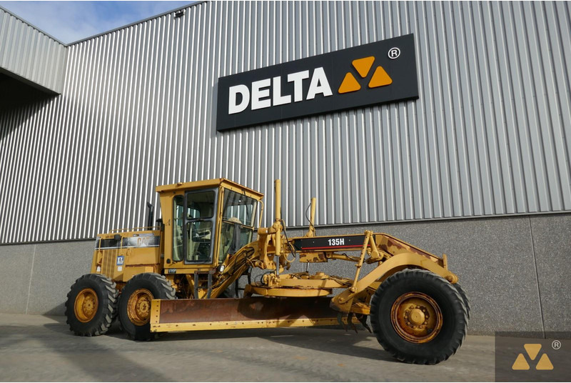 Caterpillar 135H - ماكينة تسوية: صورة 3 Caterpillar 135H - ماكينة تسوية: صورة 3