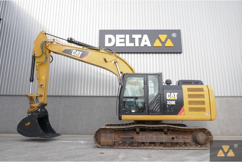 Caterpillar 320EL - حفار زاحف: صورة 1 Caterpillar 320EL - حفار زاحف: صورة 1