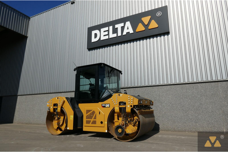 Caterpillar CB13 - مدحلة: صورة 3 Caterpillar CB13 - مدحلة: صورة 3
