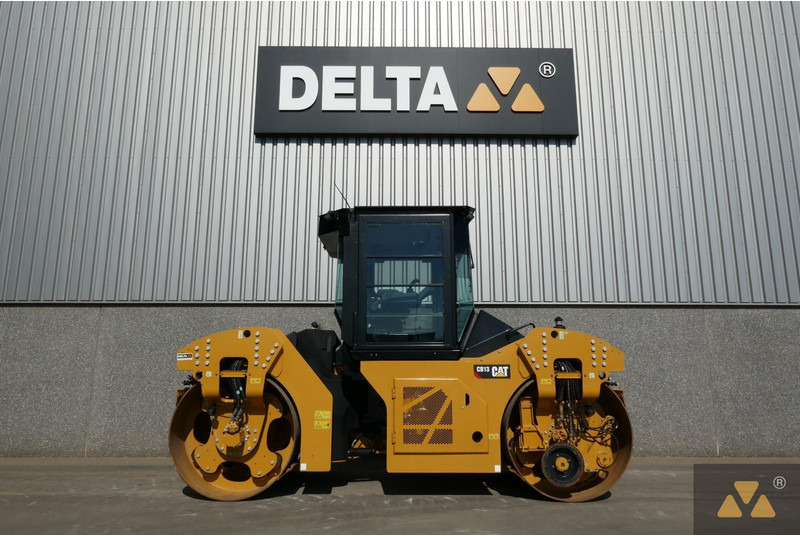 Caterpillar CB13 - مدحلة: صورة 2 Caterpillar CB13 - مدحلة: صورة 2