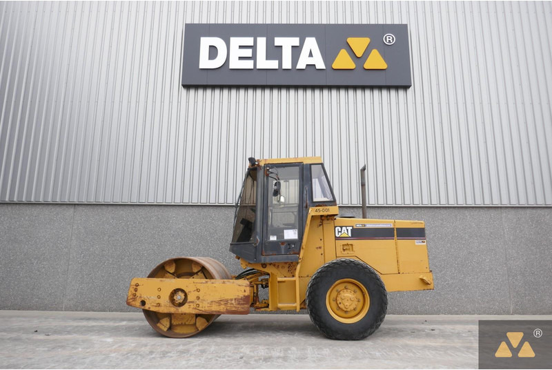 Caterpillar CS433C - مدحلة: صورة 1 Caterpillar CS433C - مدحلة: صورة 1