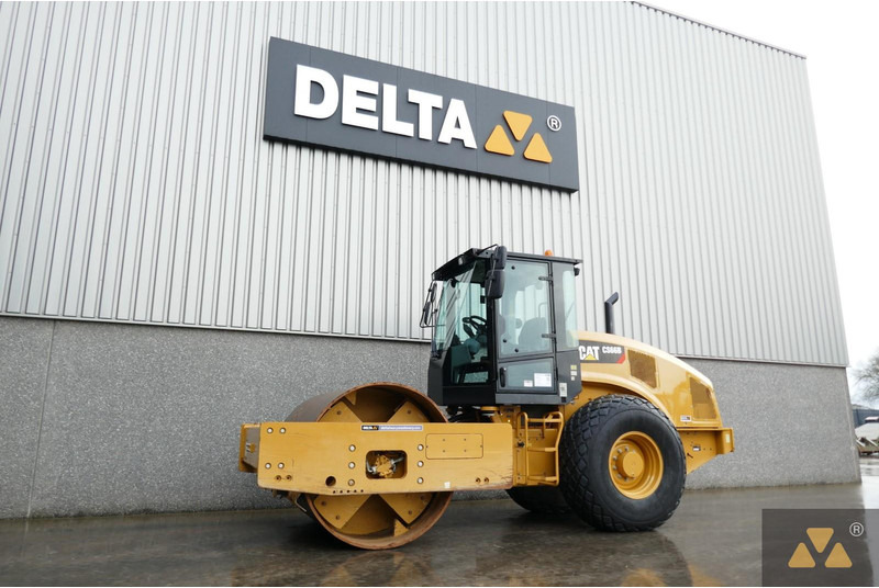 Caterpillar CS66B - مدحلة: صورة 4 Caterpillar CS66B - مدحلة: صورة 4