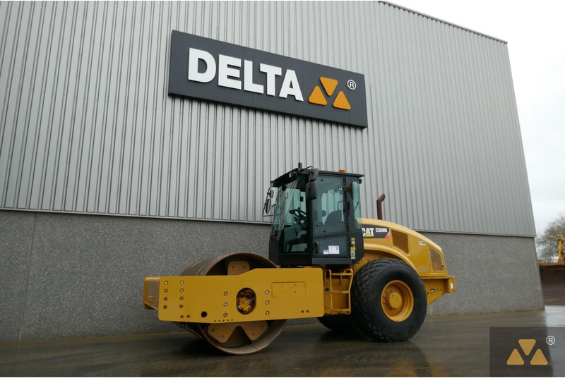 Caterpillar CS68B - مدحلة: صورة 4 Caterpillar CS68B - مدحلة: صورة 4