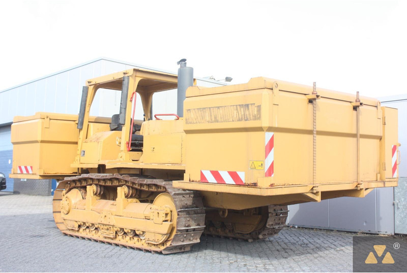 Caterpillar D6E Fuel tanker - شاحنة صهريج: صورة 3 Caterpillar D6E Fuel tanker - شاحنة صهريج: صورة 3