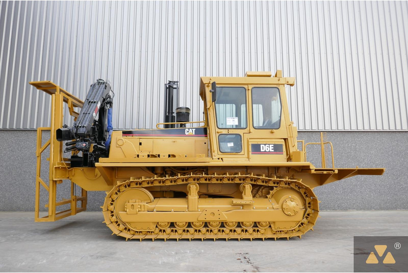 Caterpillar D6E Welding Tractor - آلات الإنشاء: صورة 1 Caterpillar D6E Welding Tractor - آلات الإنشاء: صورة 1
