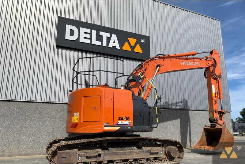 Hitachi ZX225USLC-6 - حفار زاحف: صورة 5 Hitachi ZX225USLC-6 - حفار زاحف: صورة 5