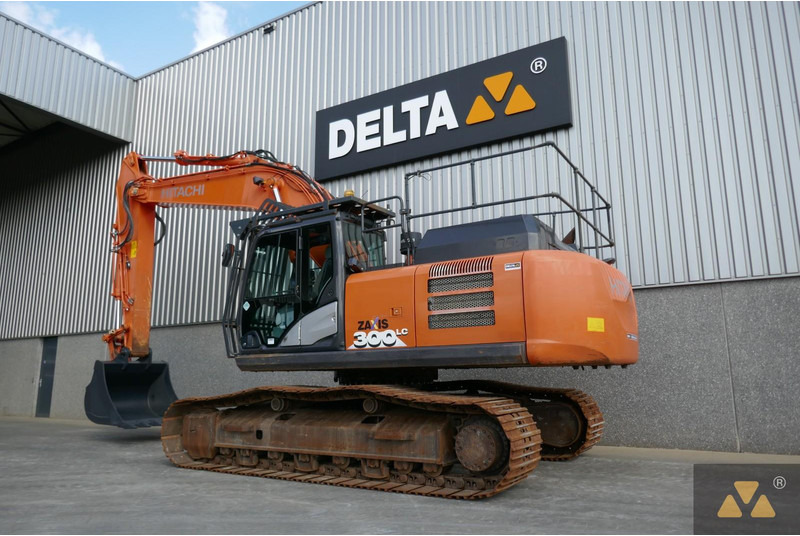 Hitachi ZX300LC-6 - حفار زاحف: صورة 4 Hitachi ZX300LC-6 - حفار زاحف: صورة 4