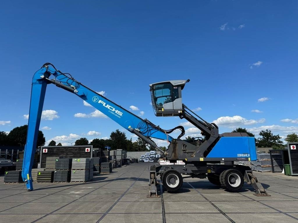 Fuchs MHL 360 T4F - آلة التعامل مع النفايات: صورة 1 Fuchs MHL 360 T4F - آلة التعامل مع النفايات: صورة 1