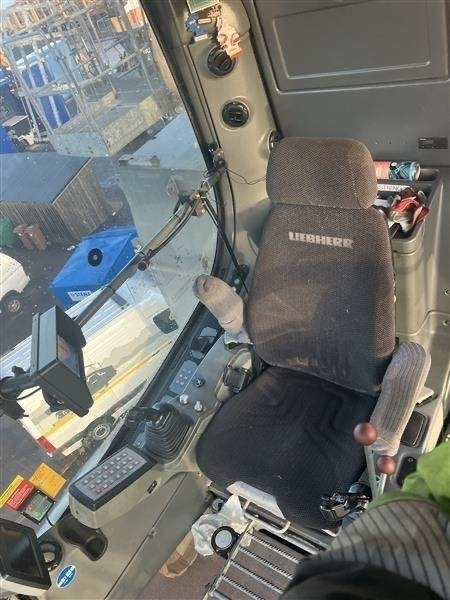 آلة التعامل مع النفايات Liebherr LH 120 CG: صورة 8
