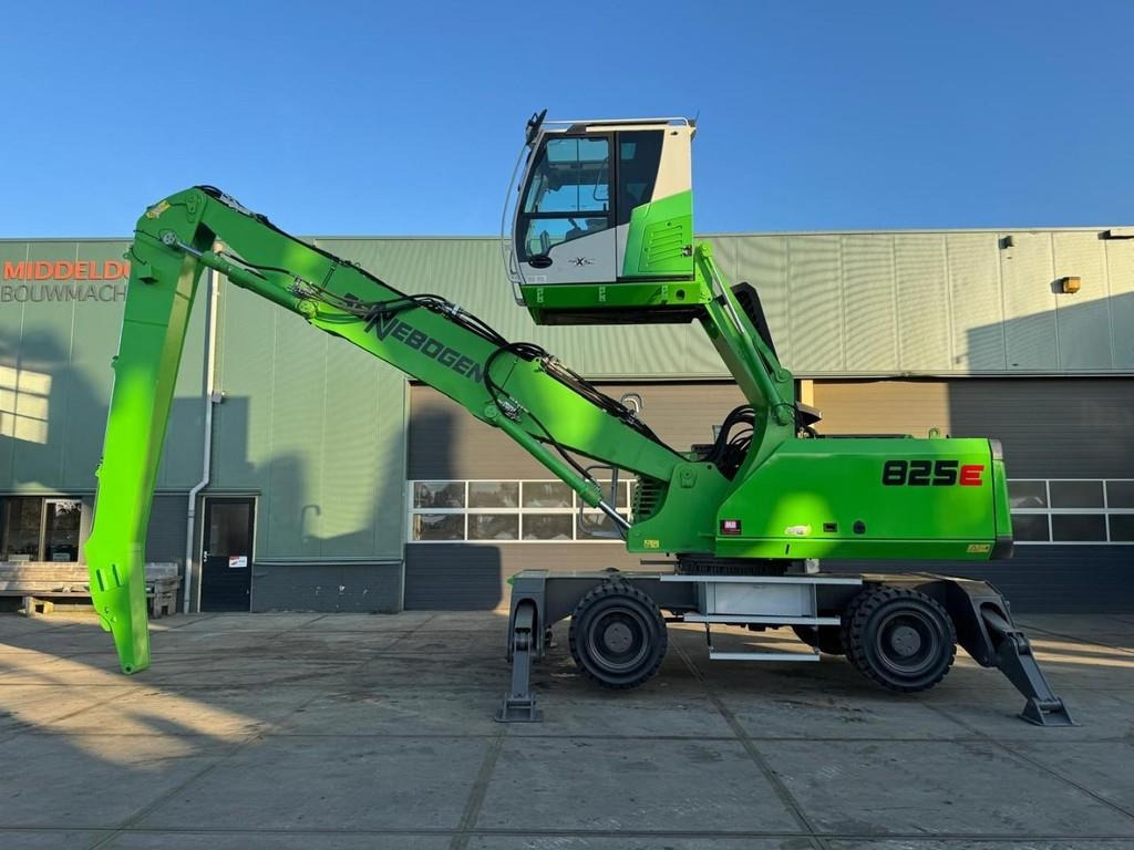 Sennebogen 825M E - آلة التعامل مع النفايات: صورة 1 Sennebogen 825M E - آلة التعامل مع النفايات: صورة 1