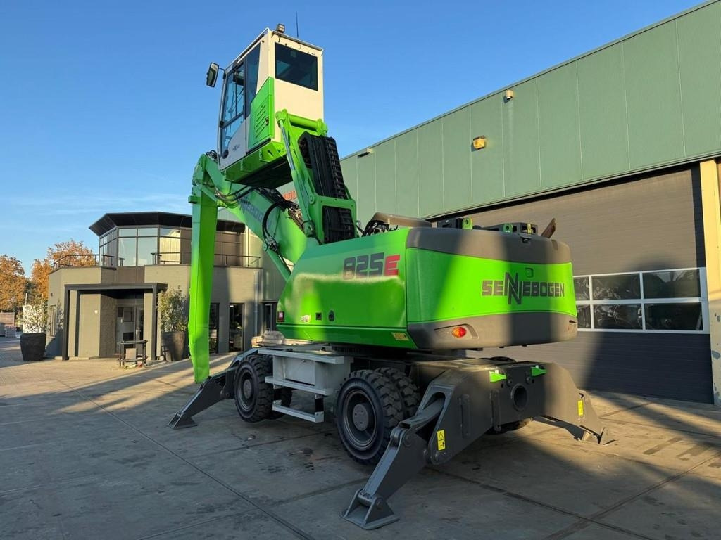 Sennebogen 825M E - آلة التعامل مع النفايات: صورة 2 Sennebogen 825M E - آلة التعامل مع النفايات: صورة 2