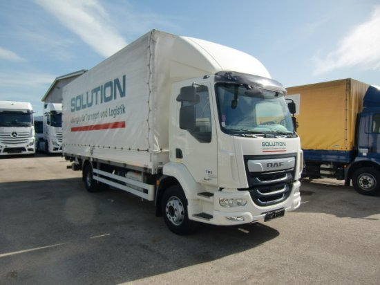 DAF LF 260 16 Tonner Plane mit LBW, Automatik, E6, - شاحنة ذات ستائر جانبية: صورة 3 DAF LF 260 16 Tonner Plane mit LBW, Automatik, E6, - شاحنة ذات ستائر جانبية: صورة 3