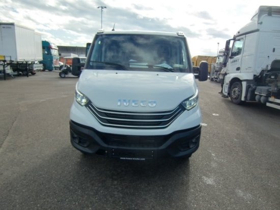 Iveco Daily 40 - 180 Fahrgestell, E6 Automatik mehrere Einheiten verfügbar - شاحنة بهيكل معدني للمقصورة: صورة 2 Iveco Daily 40 - 180 Fahrgestell, E6 Automatik mehrere Einheiten verfügbar - شاحنة بهيكل معدني للمقصورة: صورة 2