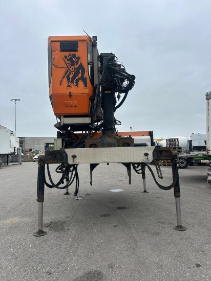 Plateau-Wechselpritsche mit Loglift 140S inkl. Rotator und Greifer - جسم الشاحنة المسطحة: صورة 5 Plateau-Wechselpritsche mit Loglift 140S inkl. Rotator und Greifer - جسم الشاحنة المسطحة: صورة 5