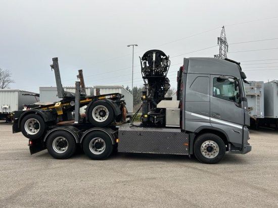 Volvo FH 16 650 6x4 Langholzzug + Doll M2K-9L Nachläufer mit Palfinger Epsilon S260C96, I-Shift, Retarder, - شاحنة قطع الأشجار, شاحنة كرين: صورة 4 Volvo FH 16 650 6x4 Langholzzug + Doll M2K-9L Nachläufer mit Palfinger Epsilon S260C96, I-Shift, Retarder, - شاحنة قطع الأشجار, شاحنة كرين: صورة 4