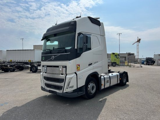 Volvo FH 500 EURO 6, I-Shift, Globetrotter, Standklima - مقطورة السحب: صورة 1 Volvo FH 500 EURO 6, I-Shift, Globetrotter, Standklima - مقطورة السحب: صورة 1