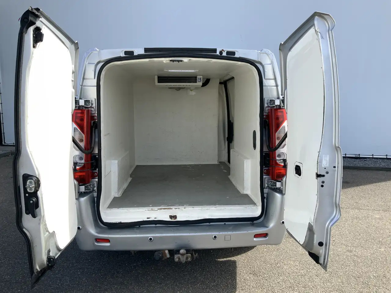 Citroen Jumpy 2.0 HDI L2H1 Koelauto werkt 100% Dag & Nacht Airco - شاحنة توصيل مبردة: صورة 4 Citroen Jumpy 2.0 HDI L2H1 Koelauto werkt 100% Dag & Nacht Airco - شاحنة توصيل مبردة: صورة 4