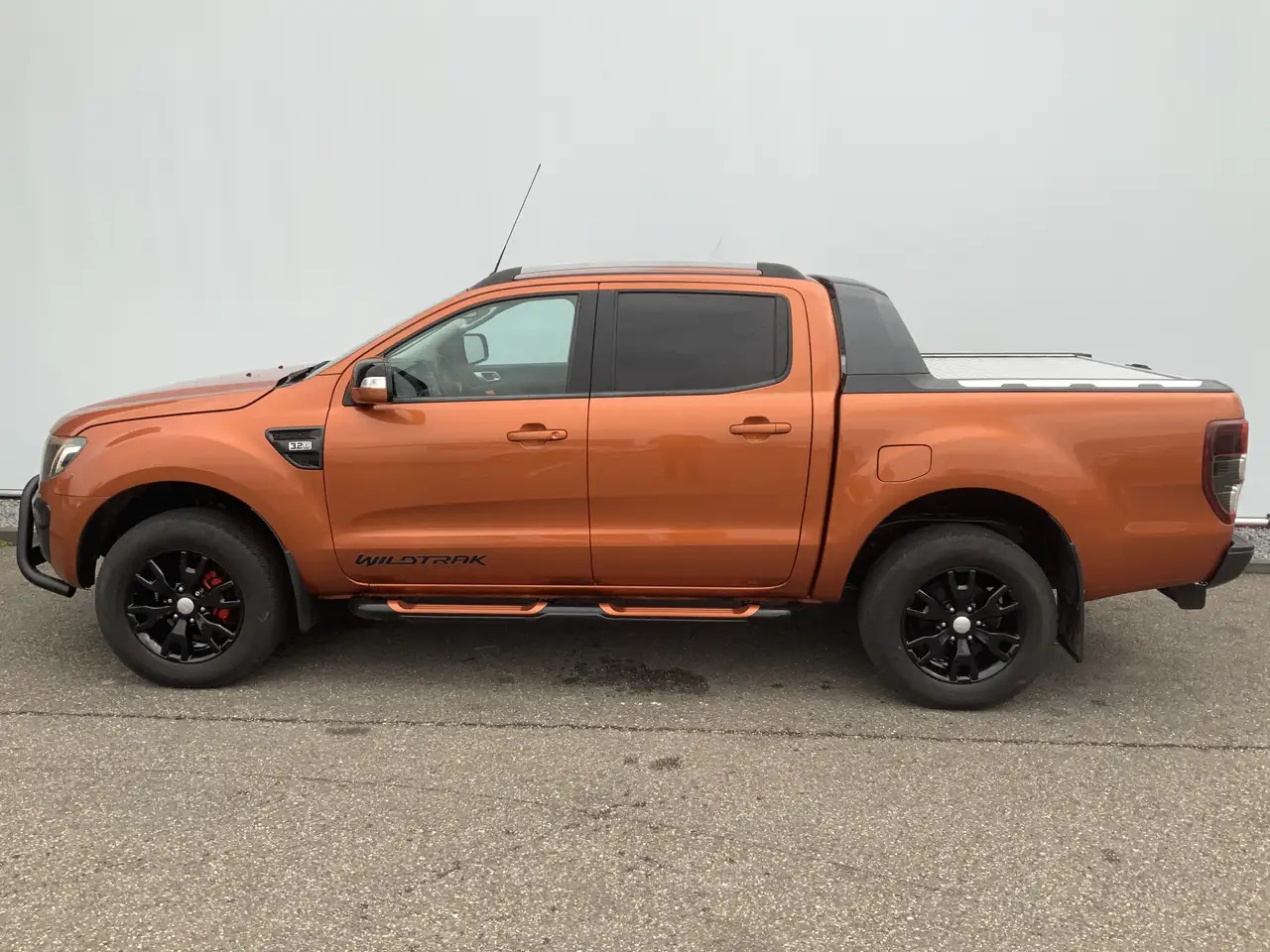 Ford Ranger 3.2 TDCi Wildtrak Super Automaat Cab Airco Cruise - شاحنة البيك أب: صورة 3 Ford Ranger 3.2 TDCi Wildtrak Super Automaat Cab Airco Cruise - شاحنة البيك أب: صورة 3