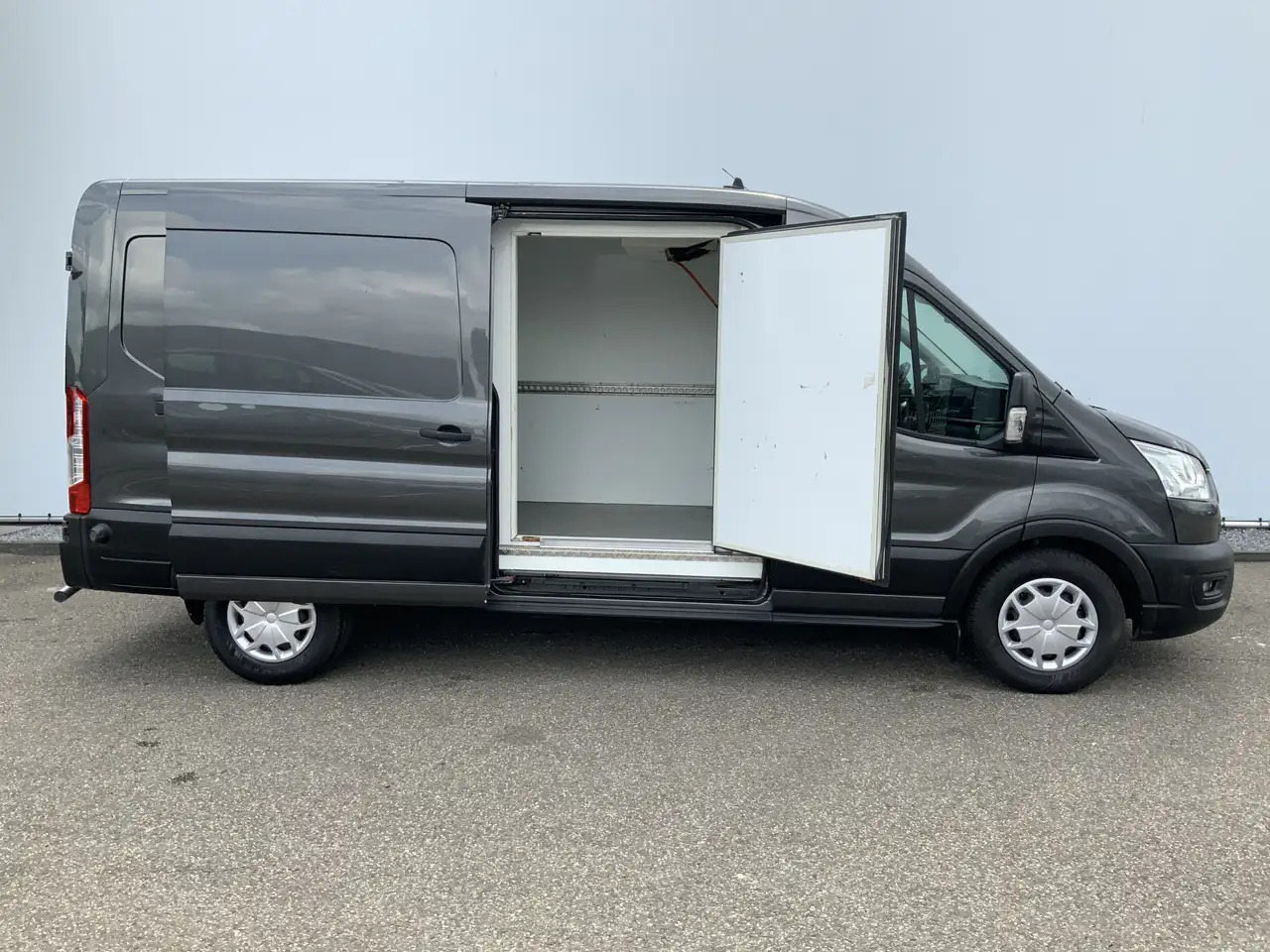 Ford Transit 350 2.0 TDCI L3H2 Trend Koelauto & Vries Automaat - شاحنة توصيل مبردة: صورة 4 Ford Transit 350 2.0 TDCI L3H2 Trend Koelauto & Vries Automaat - شاحنة توصيل مبردة: صورة 4