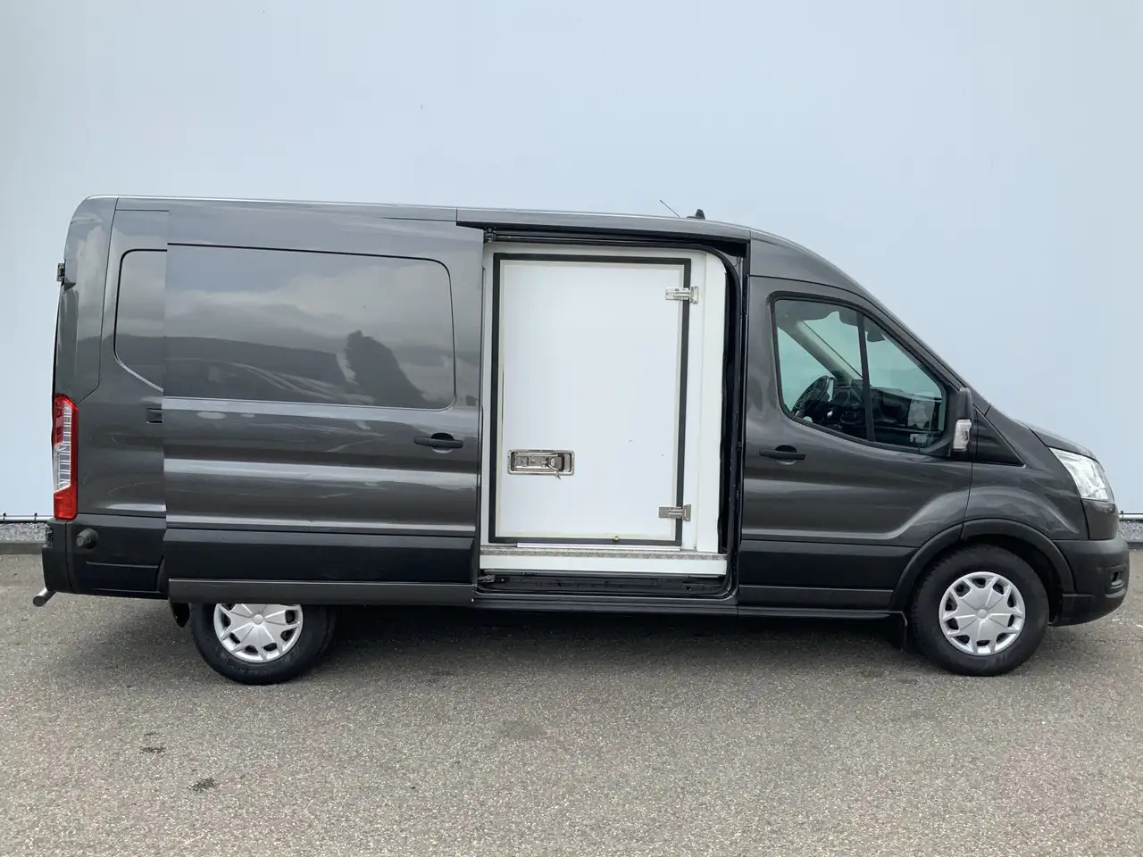 Ford Transit 350 2.0 TDCI L3H2 Trend Koelauto & Vries Automaat - شاحنة توصيل مبردة: صورة 2 Ford Transit 350 2.0 TDCI L3H2 Trend Koelauto & Vries Automaat - شاحنة توصيل مبردة: صورة 2