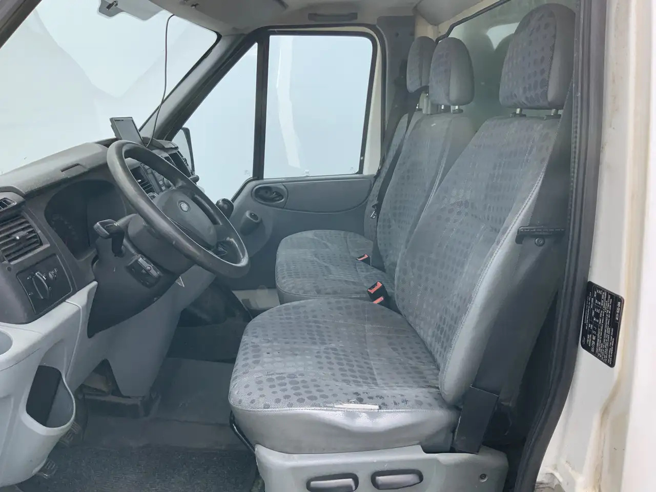 Ford Transit 350L 2.4 TDCI MARGE !!bak&Laadklep &Zijdeur Airco - شاحنة بصندوق مغلق: صورة 4 Ford Transit 350L 2.4 TDCI MARGE !!bak&Laadklep &Zijdeur Airco - شاحنة بصندوق مغلق: صورة 4