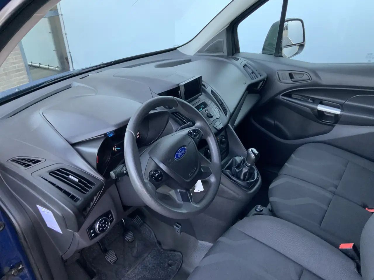Ford Transit Connect 1.5 TDCI L1 Trend Airco Cruise Trekhaak 1200 kg Ca - فان المدمجة: صورة 5 Ford Transit Connect 1.5 TDCI L1 Trend Airco Cruise Trekhaak 1200 kg Ca - فان المدمجة: صورة 5