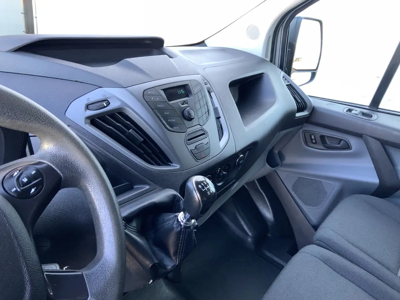 Ford Transit Custom 290 2.2 TDCI L2H1 Economy Edition Airco 3 Zits Tre - فان: صورة 5 Ford Transit Custom 290 2.2 TDCI L2H1 Economy Edition Airco 3 Zits Tre - فان: صورة 5