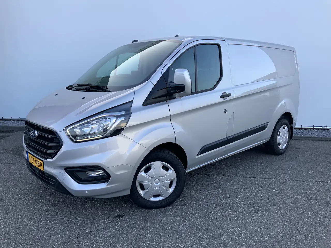 Ford Transit Custom 300 2.0 TDCI L1H1 Limited Airco Cruise Camera 3 Zi - فان: صورة 1 Ford Transit Custom 300 2.0 TDCI L1H1 Limited Airco Cruise Camera 3 Zi - فان: صورة 1