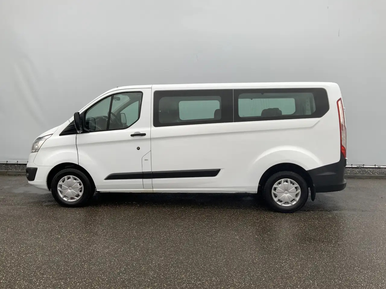 Ford Transit Custom 300 2.2 TDCI L2H1 (11000,- ex btw /ex bpm)Trend - ميكروباص: صورة 3 Ford Transit Custom 300 2.2 TDCI L2H1 (11000,- ex btw /ex bpm)Trend - ميكروباص: صورة 3