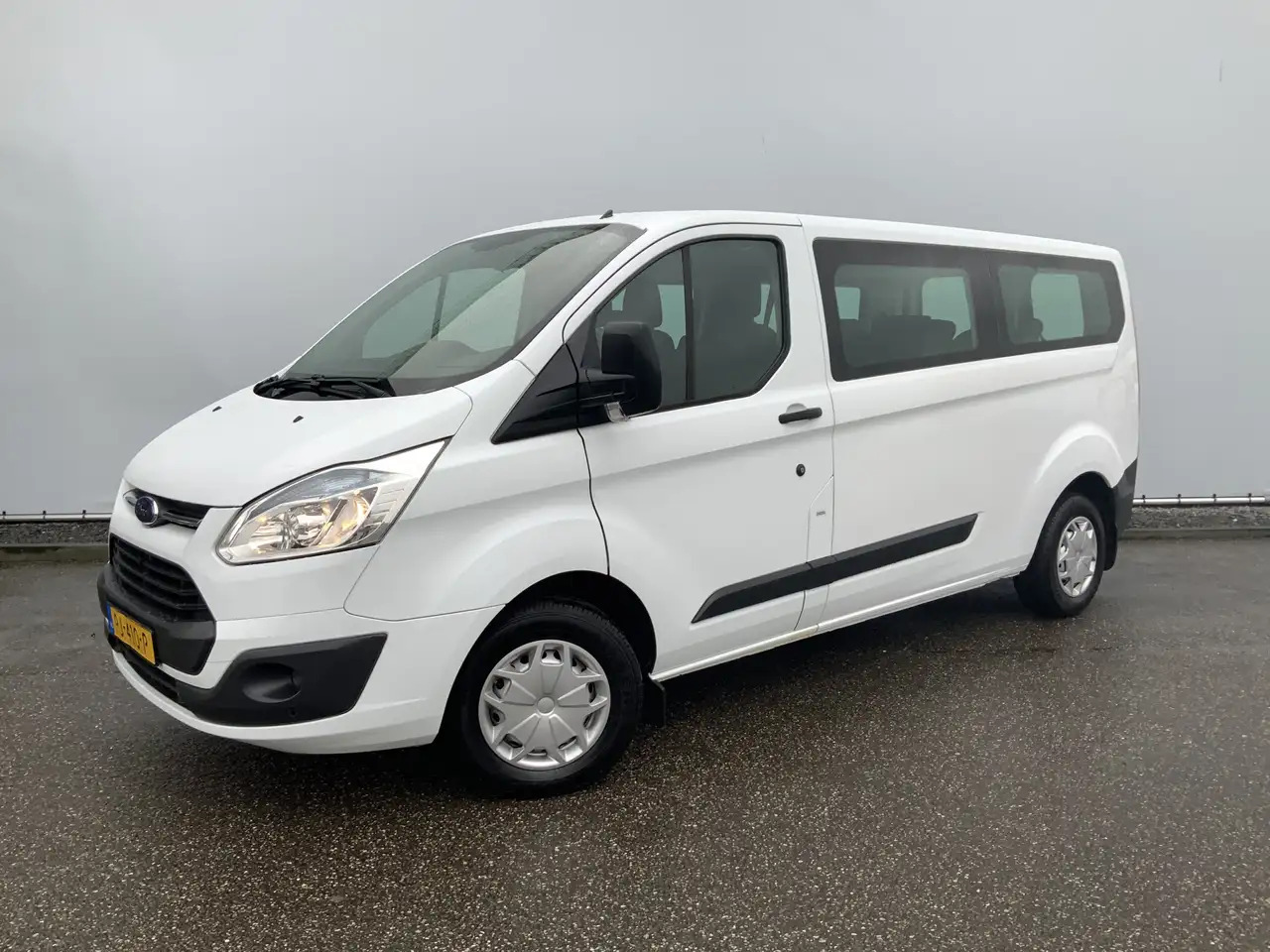 Ford Transit Custom 300 2.2 TDCI L2H1 (11000,- ex btw /ex bpm)Trend - ميكروباص: صورة 1 Ford Transit Custom 300 2.2 TDCI L2H1 (11000,- ex btw /ex bpm)Trend - ميكروباص: صورة 1