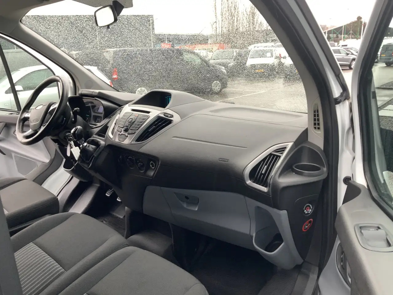 ميكروباص Ford Transit Custom 300 2.2 TDCI L2H1 (11000,- ex btw /ex bpm)Trend: صورة 10
