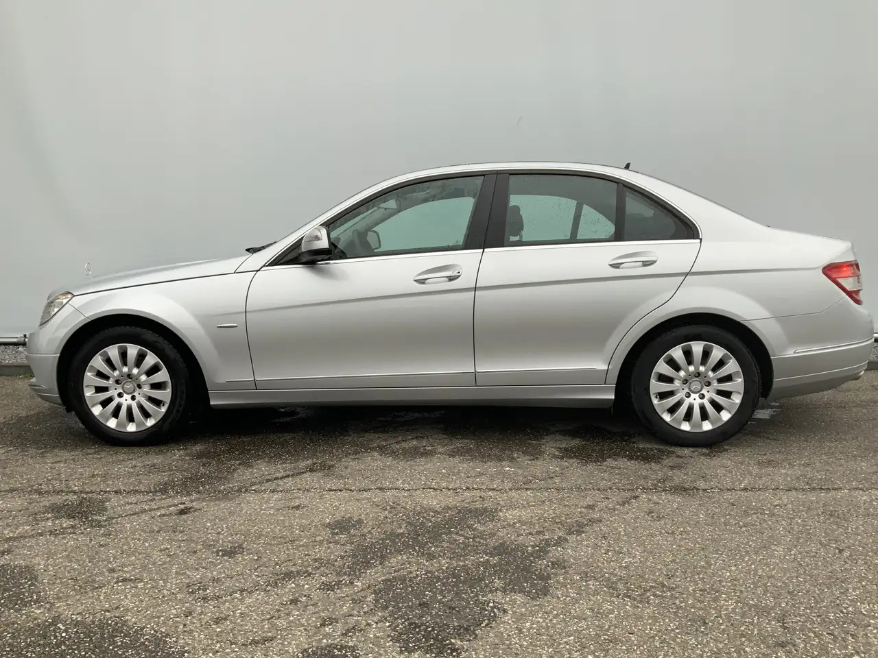 Mercedes-Benz C 200 K Elegance UNIEK ! Airco Compressor Alu Velg Euro - سيدان: صورة 3 Mercedes-Benz C 200 K Elegance UNIEK ! Airco Compressor Alu Velg Euro - سيدان: صورة 3