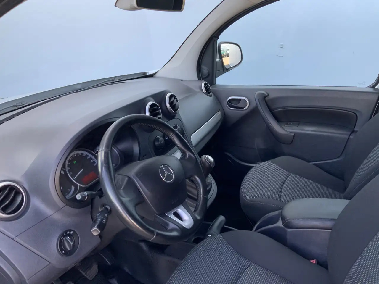 Mercedes-Benz Citan 109 CDI BlueEFFICIENCY Airco Cruise Euro 5 - فان المدمجة: صورة 5 Mercedes-Benz Citan 109 CDI BlueEFFICIENCY Airco Cruise Euro 5 - فان المدمجة: صورة 5