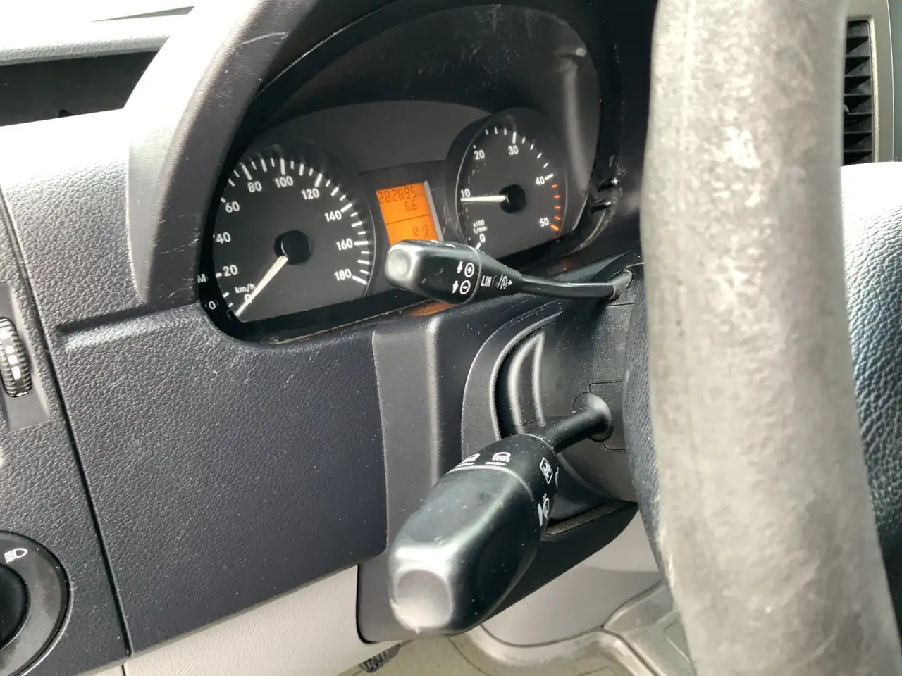 Mercedes-Benz Sprinter 213 2.2 CDI 325 L1H1 Airco Cruise Euro 4 - فان: صورة 4 Mercedes-Benz Sprinter 213 2.2 CDI 325 L1H1 Airco Cruise Euro 4 - فان: صورة 4