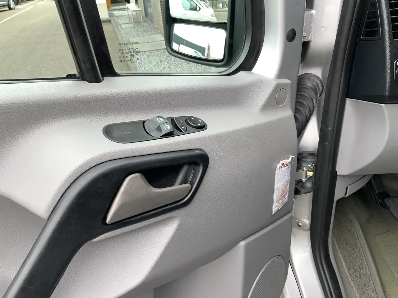 Mercedes-Benz Sprinter 213 2.2 CDI 325 L1H1 Airco Cruise Euro 4 - فان: صورة 5 Mercedes-Benz Sprinter 213 2.2 CDI 325 L1H1 Airco Cruise Euro 4 - فان: صورة 5