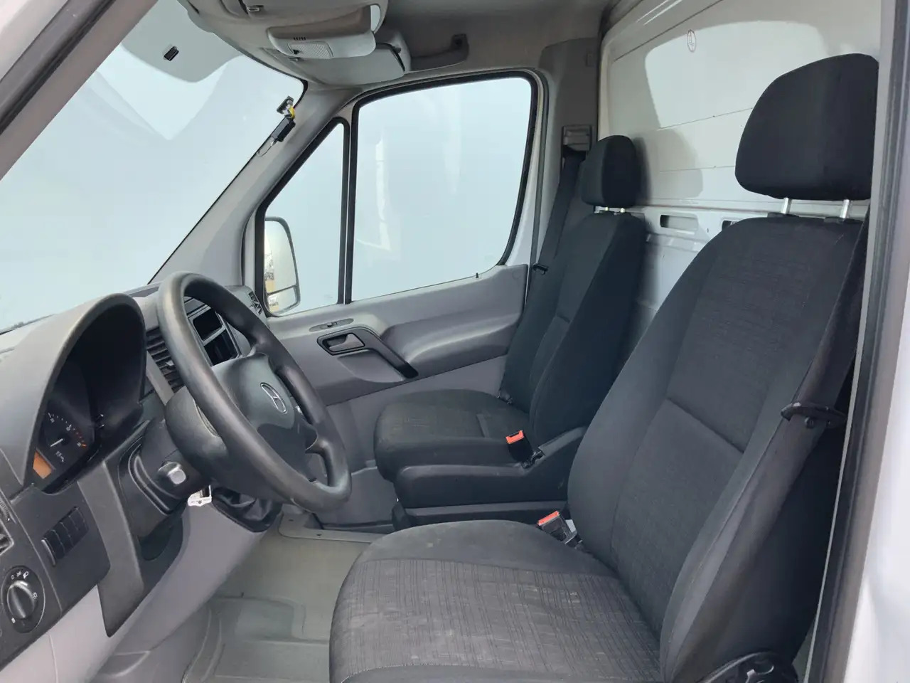 Mercedes-Benz Sprinter 311 2.2 CDI 366 ijsAuto - 40 C. Deuren 10 Euro 6 - شاحنة توصيل مبردة: صورة 4 Mercedes-Benz Sprinter 311 2.2 CDI 366 ijsAuto - 40 C. Deuren 10 Euro 6 - شاحنة توصيل مبردة: صورة 4