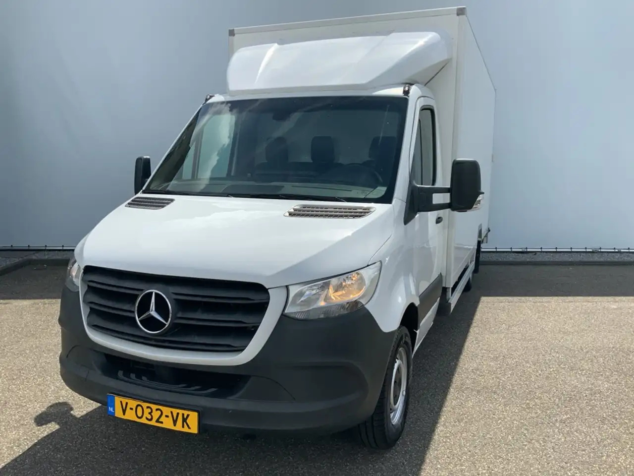 Mercedes-Benz Sprinter 314 2.2 CDI 432 Automaat Meubelbak & Klep Veer Air - شاحنة بصندوق مغلق: صورة 1 Mercedes-Benz Sprinter 314 2.2 CDI 432 Automaat Meubelbak & Klep Veer Air - شاحنة بصندوق مغلق: صورة 1