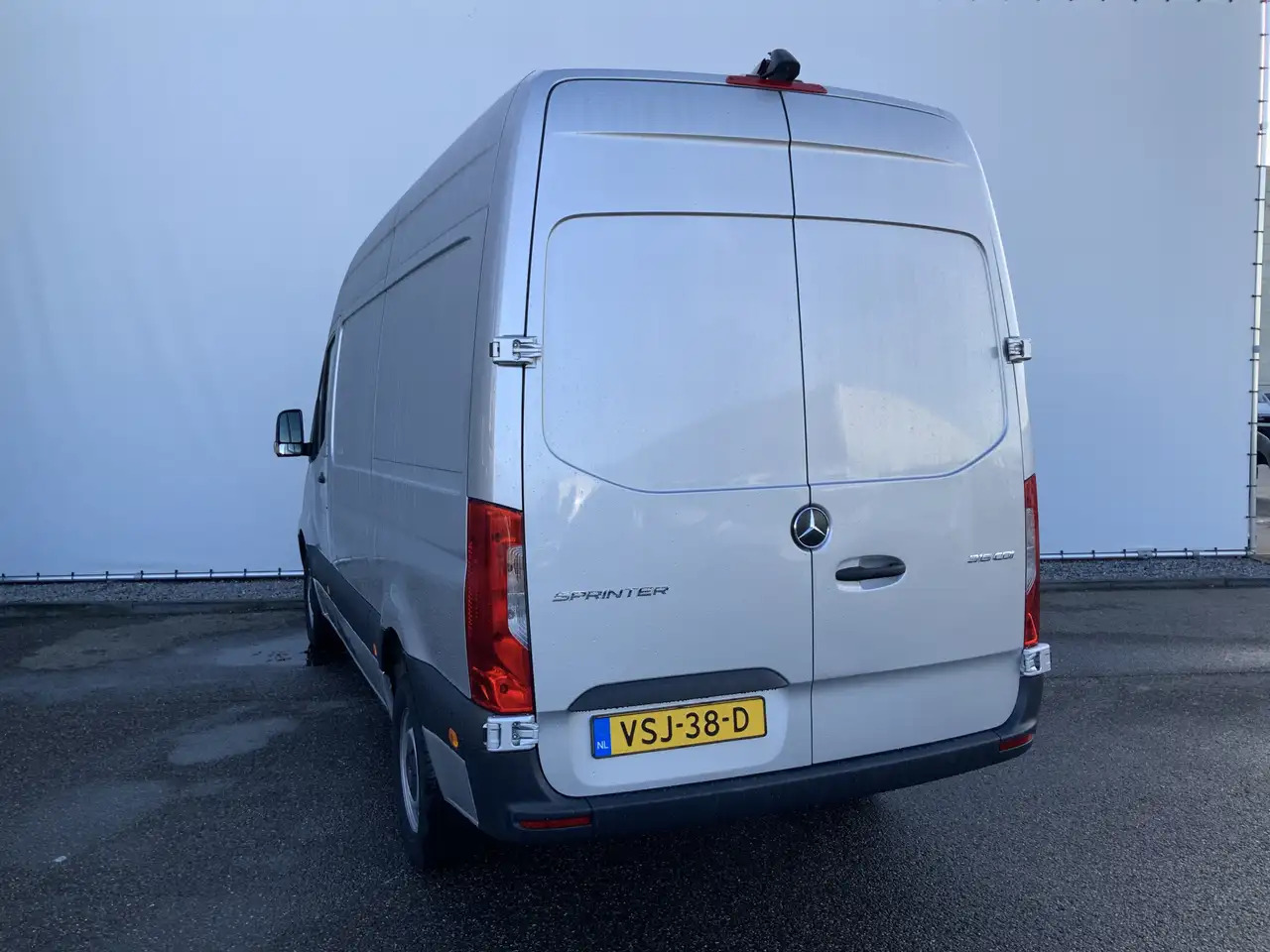 Mercedes-Benz Sprinter 315 1.9 CDI L2H2 Automaat 3 Zits Airco Navi Camera - فان: صورة 2 Mercedes-Benz Sprinter 315 1.9 CDI L2H2 Automaat 3 Zits Airco Navi Camera - فان: صورة 2