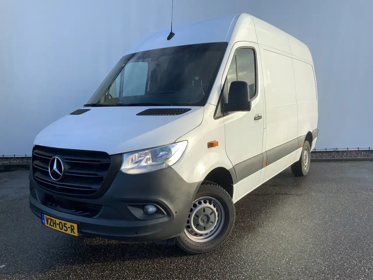 Mercedes-Benz Sprinter 317 1.9 CDI L2H2 RWD Cruise Airco 3 Zits Camera 36 - فان: صورة 1 Mercedes-Benz Sprinter 317 1.9 CDI L2H2 RWD Cruise Airco 3 Zits Camera 36 - فان: صورة 1