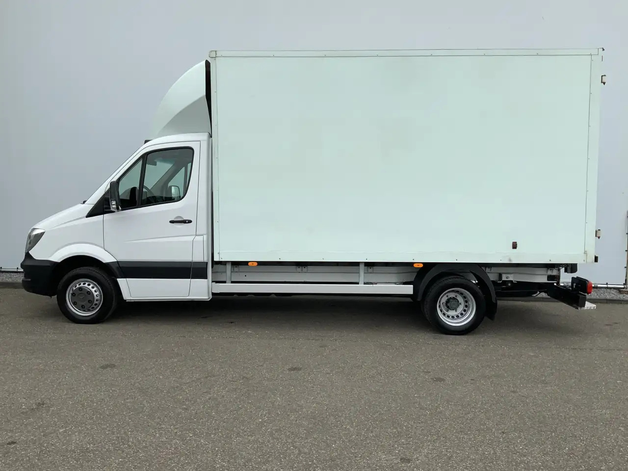 Mercedes-Benz Sprinter 516 2.2 CDI 432 Meubelbak&Deuren &Trap Airco 3 Zit - شاحنة بصندوق مغلق: صورة 3 Mercedes-Benz Sprinter 516 2.2 CDI 432 Meubelbak&Deuren &Trap Airco 3 Zit - شاحنة بصندوق مغلق: صورة 3
