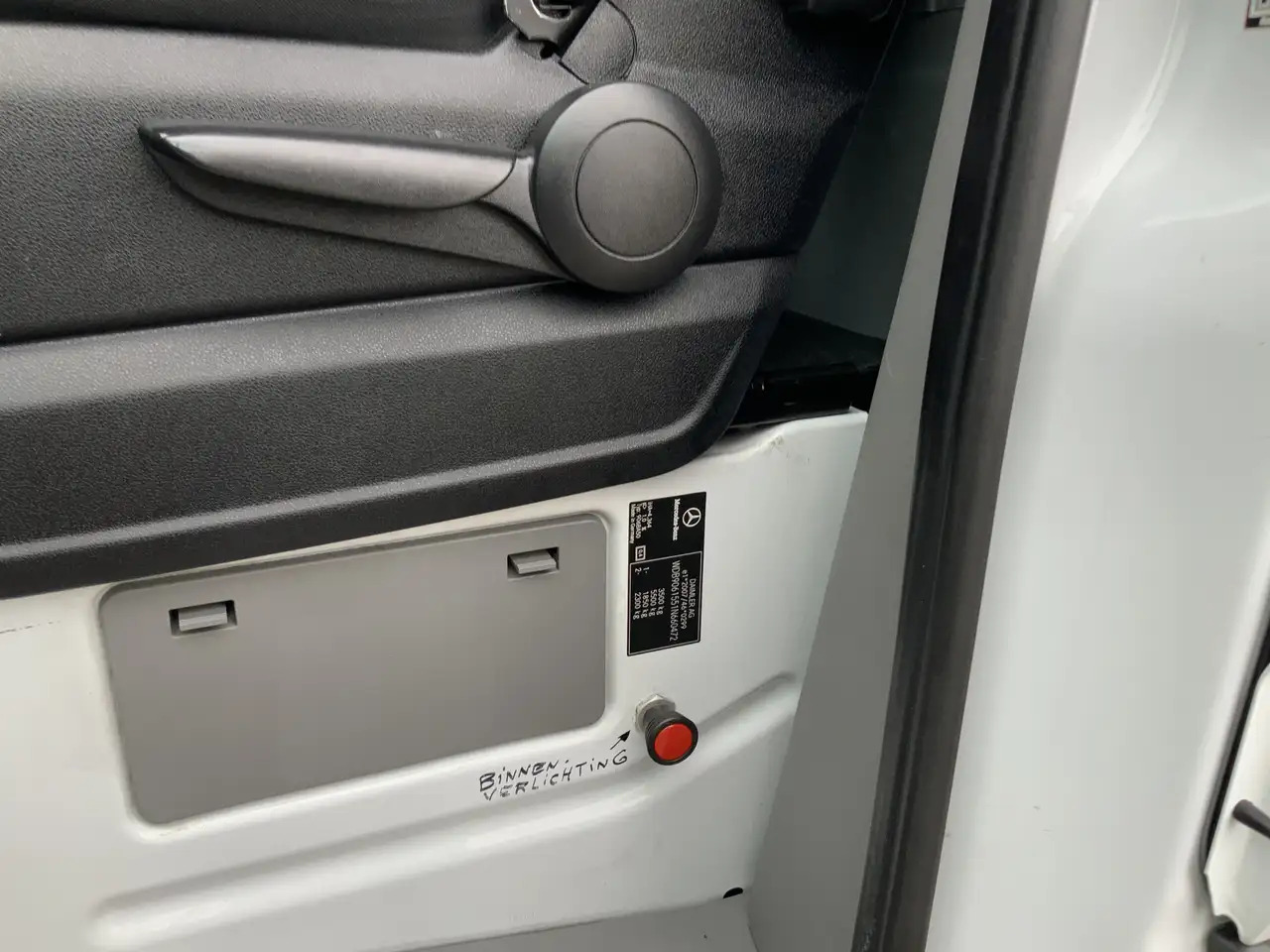 Mercedes-Benz Sprinter 516 2.2 CDI 432 Meubelbak&Deuren &Trap Airco 3 Zit - شاحنة بصندوق مغلق: صورة 5 Mercedes-Benz Sprinter 516 2.2 CDI 432 Meubelbak&Deuren &Trap Airco 3 Zit - شاحنة بصندوق مغلق: صورة 5