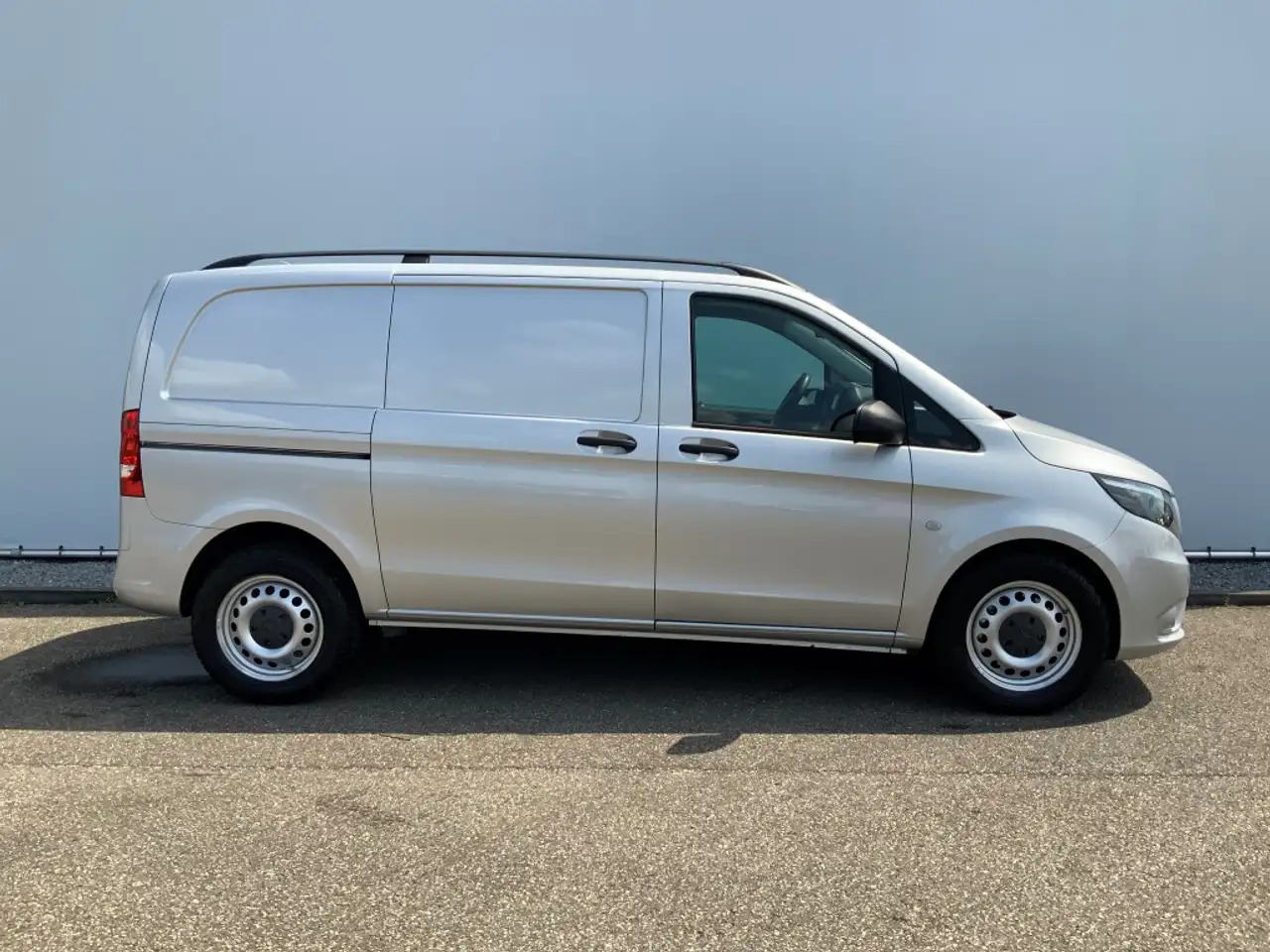 Mercedes-Benz Vito 114 CDI 4X4 Automaat Airco Cruise Trekhaak 2500 kg - فان: صورة 4 Mercedes-Benz Vito 114 CDI 4X4 Automaat Airco Cruise Trekhaak 2500 kg - فان: صورة 4