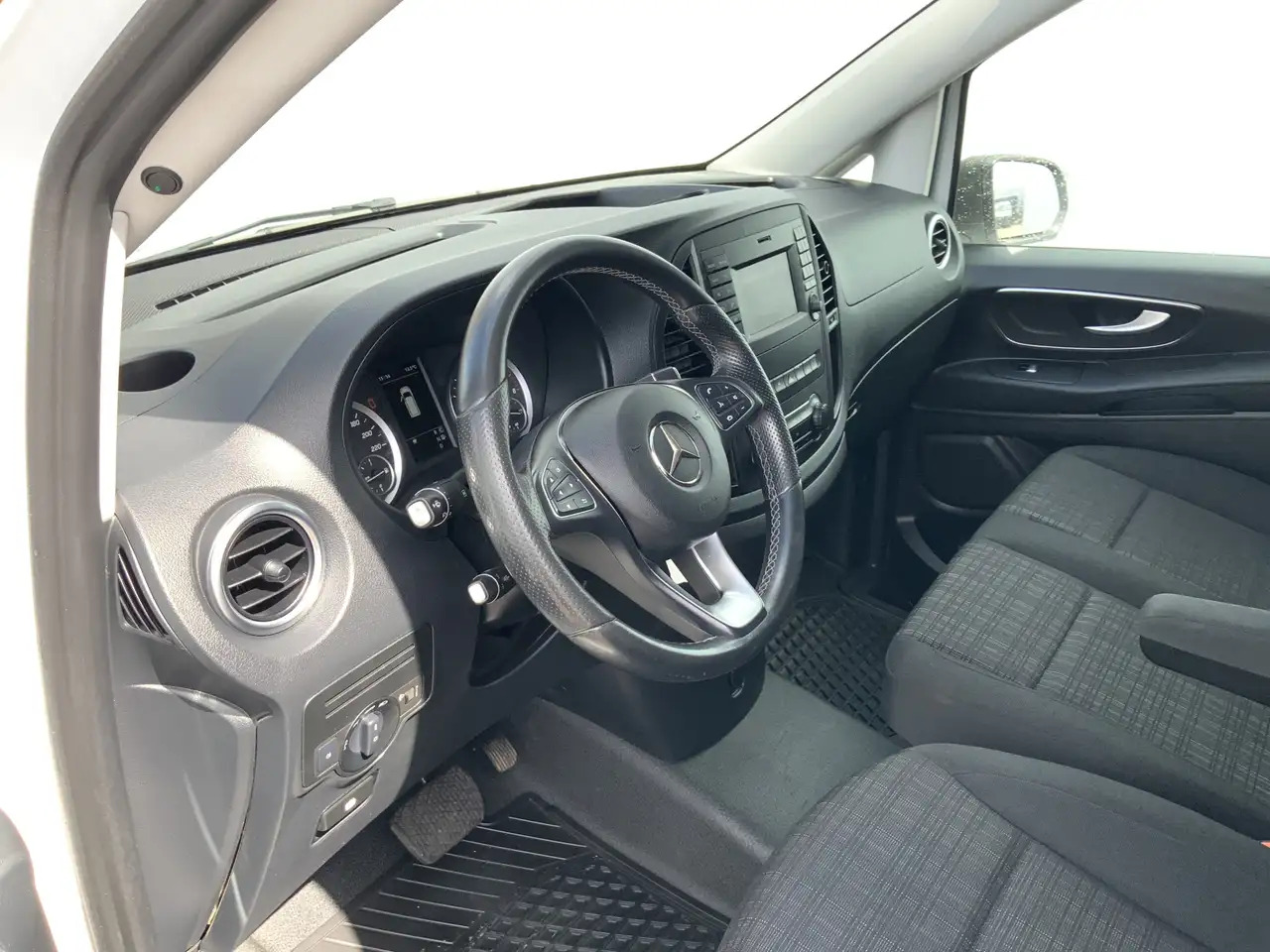 Mercedes-Benz Vito 114 CDI Lang Automaat Cruise Camera 3 Zits Trekhaa - فان: صورة 5 Mercedes-Benz Vito 114 CDI Lang Automaat Cruise Camera 3 Zits Trekhaa - فان: صورة 5