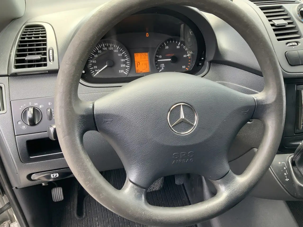 Mercedes-Benz Vito 122 CDI Automaat Koel Auto werkt 100 % 0.gr Airco - شاحنة توصيل مبردة: صورة 4 Mercedes-Benz Vito 122 CDI Automaat Koel Auto werkt 100 % 0.gr Airco - شاحنة توصيل مبردة: صورة 4