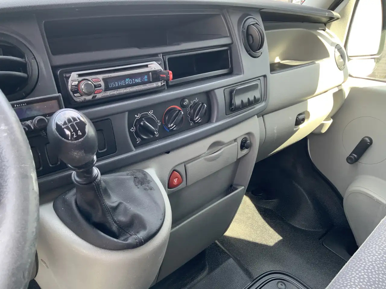 Opel Movano 1.9 CDTi L1H1(Koppeling Defect) 3 Zits Trekhaak 20 - فان المدمجة: صورة 4 Opel Movano 1.9 CDTi L1H1(Koppeling Defect) 3 Zits Trekhaak 20 - فان المدمجة: صورة 4